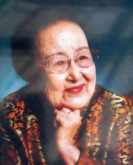 八位健在的老演员,18位已故的老演员有哪些