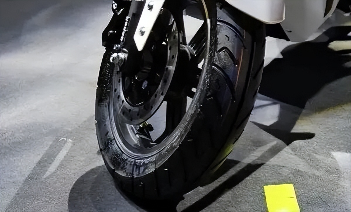 同样的电池型号，都是满电，他的续航长，我的续航短，为什么？