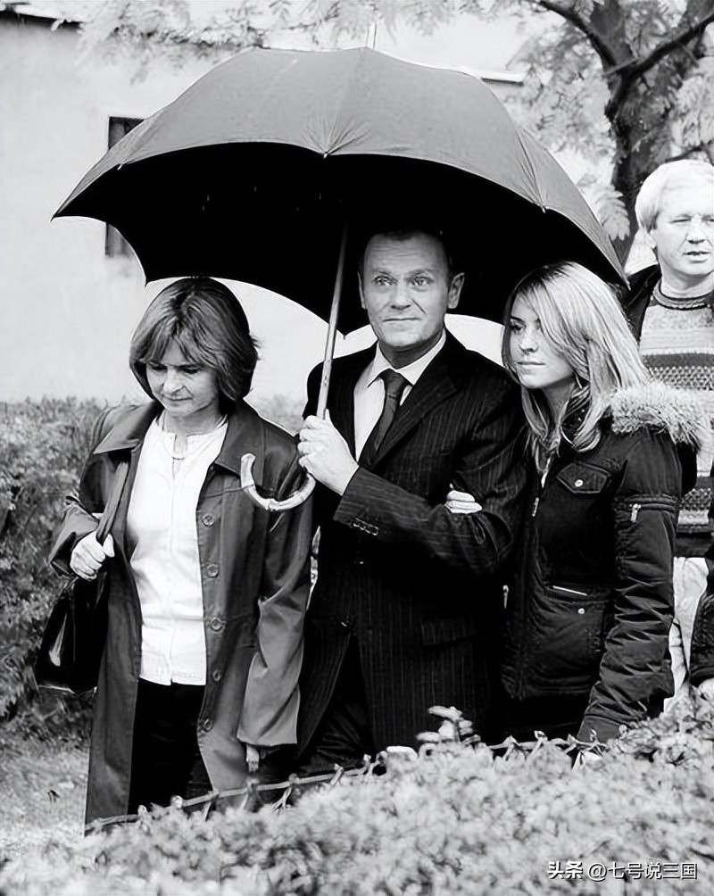 波兰二战前是怎么惹上四个邻国的,两次世界大战都跟波兰有关系吗