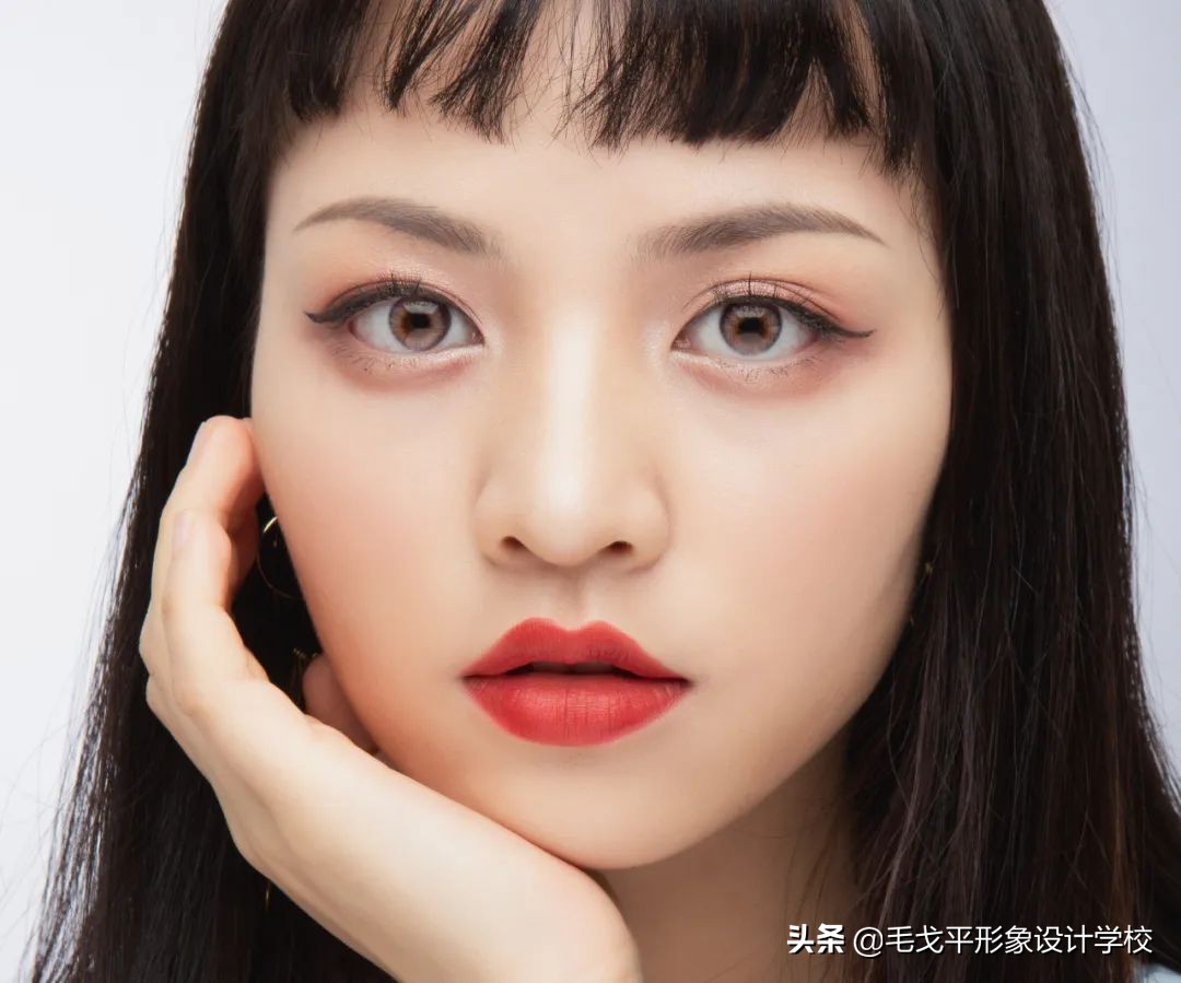 日常化妆技巧教程全脸,不同脸型的化妆技巧全在这