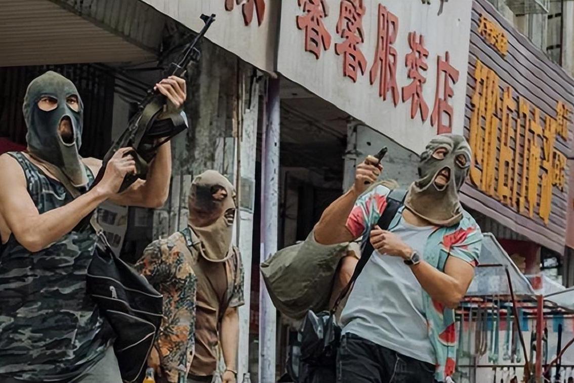 抓捕中国第一悍匪张君一战成名,中国十大悍匪张君团伙照片