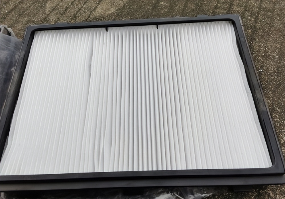 车里有股臭味是不是该换空调滤芯,车内有异味你的空调滤芯换了吗