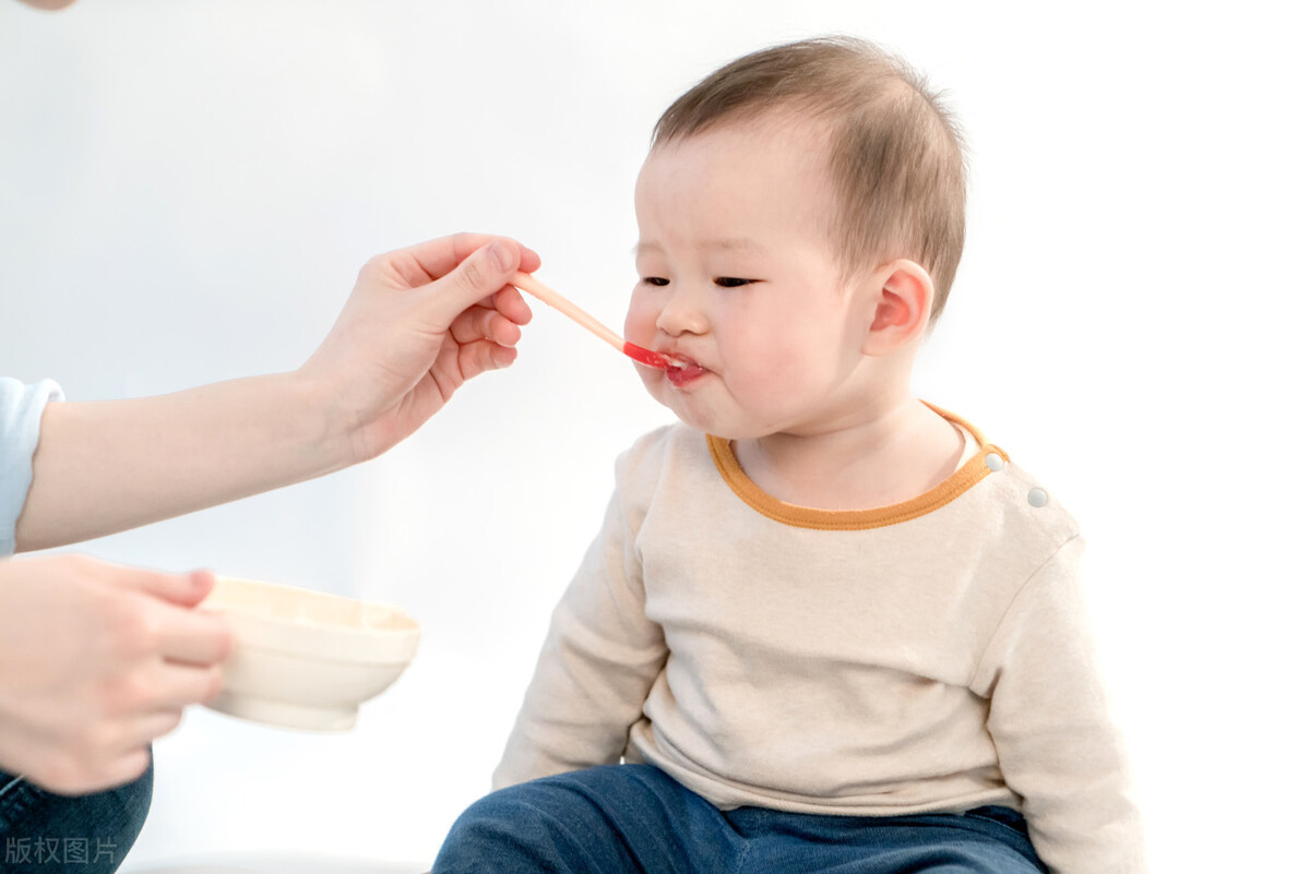 宝宝添加辅食注意什么预防便秘,宝宝添加辅食注意事项
