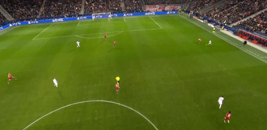 从5-1变0-4德甲领头羊惨遭吊打,一场1:3让德甲劲旅轰然倒下