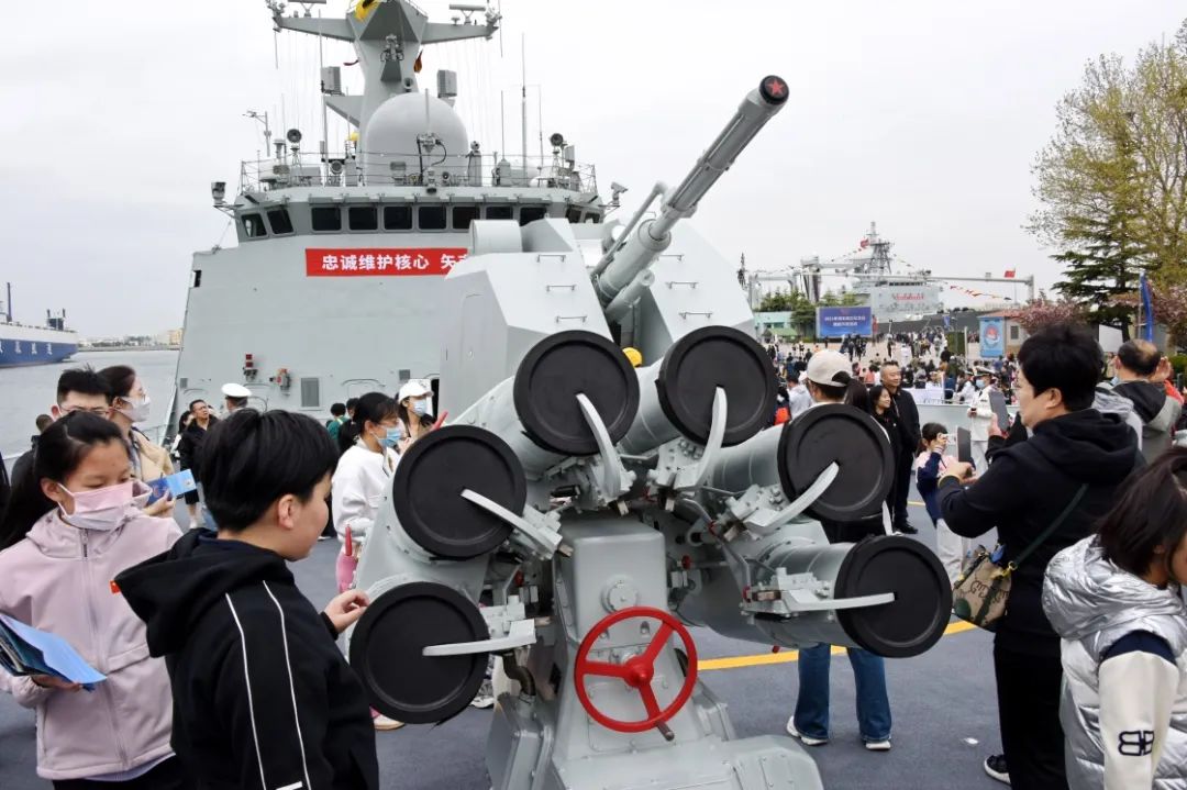 强军十载挺进深蓝——写给在强军目标指引下奋进的人民海军