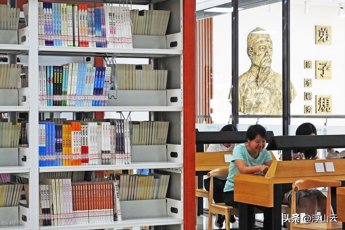 大学生暑假工在工厂里干什么工作,暑期廉价劳动力