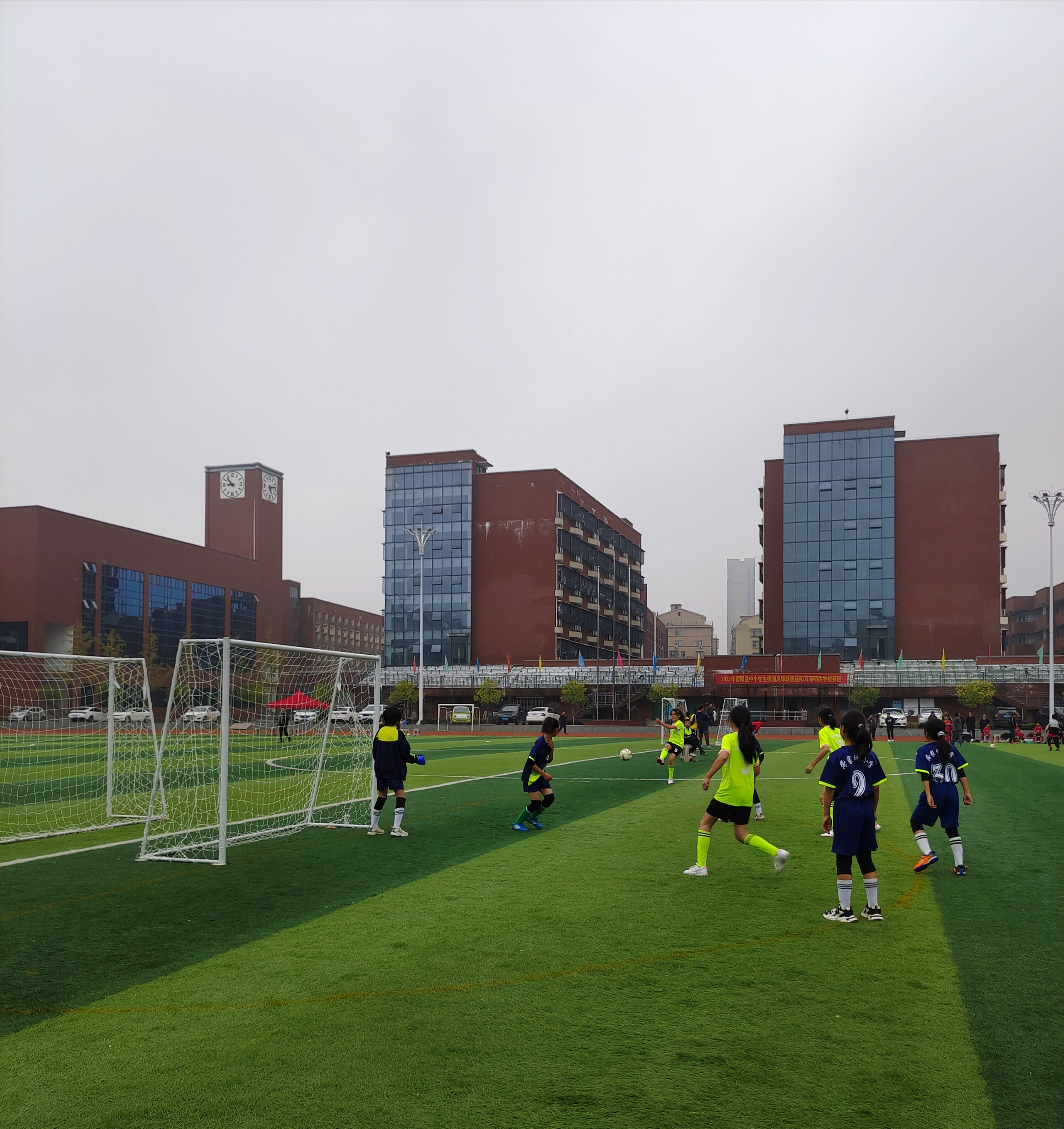 乡村足球队小学生,农村小学生足球