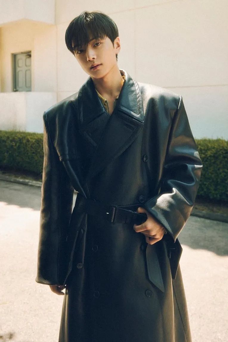 现在流行宽肩,韩国流行宽肩