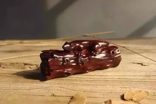 佛手雕件的寓意和象征,翡翠常见的雕件及寓意