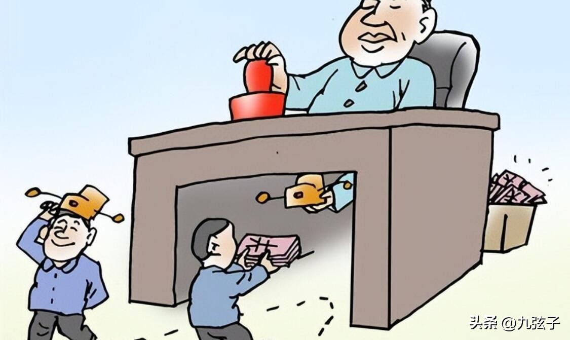 要求“性贿赂”，长期*养包**几个*妇情**，好色校长窦晓光的荒唐人生