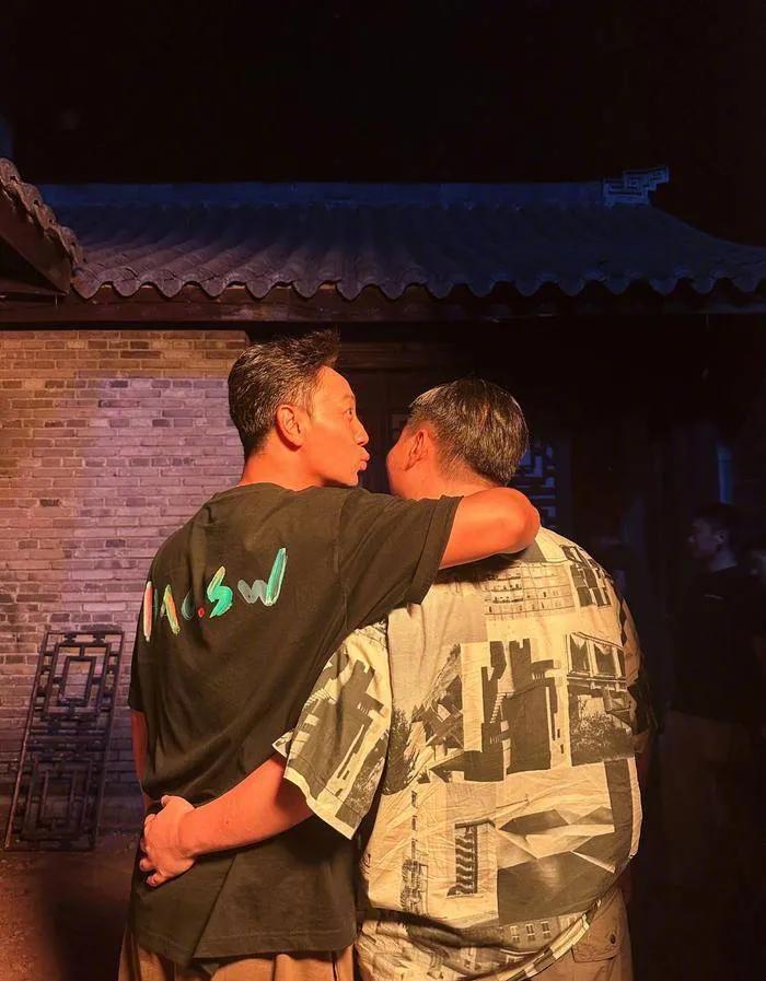 释小龙与郝劭文最新合照,释小龙郝劭文同屏