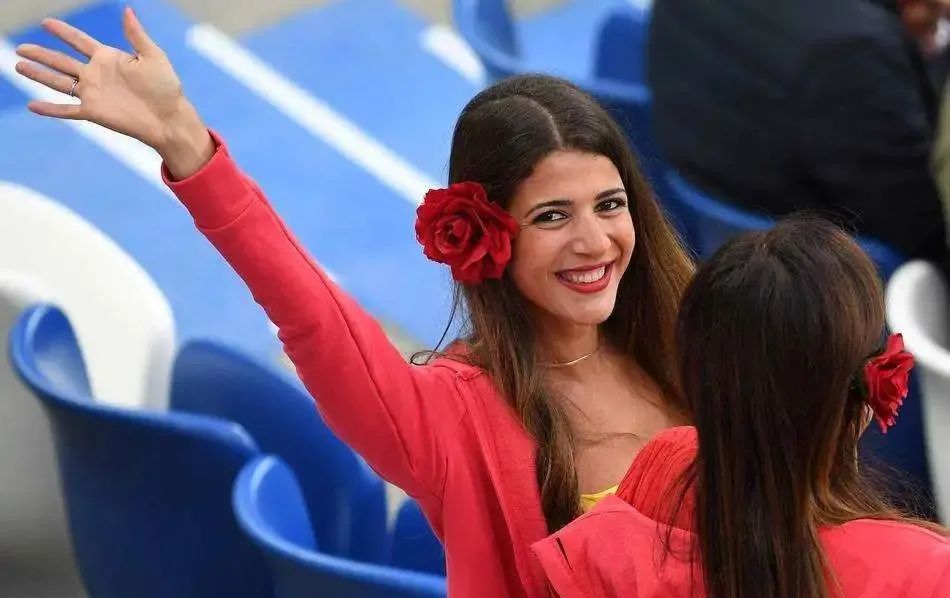 淘汰西班牙的非洲摩洛哥，遍地都是白人