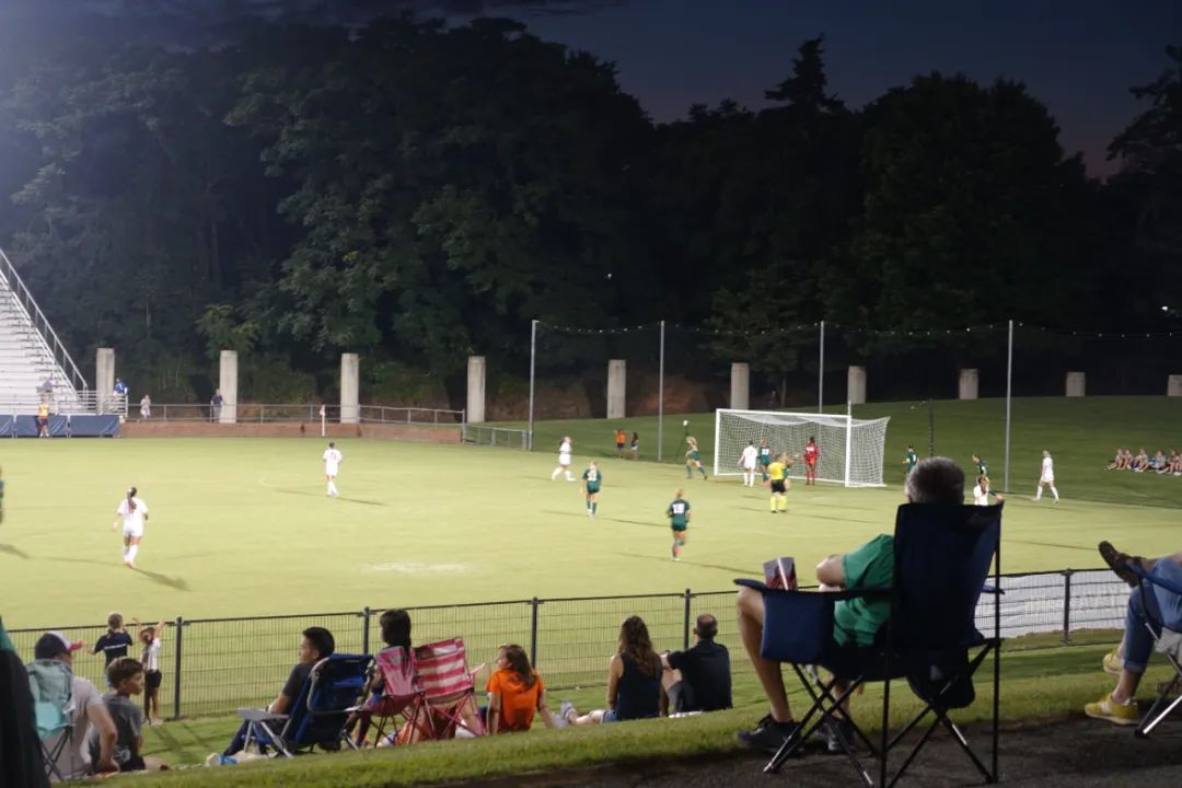 美国校园足球,美国校园足球比赛