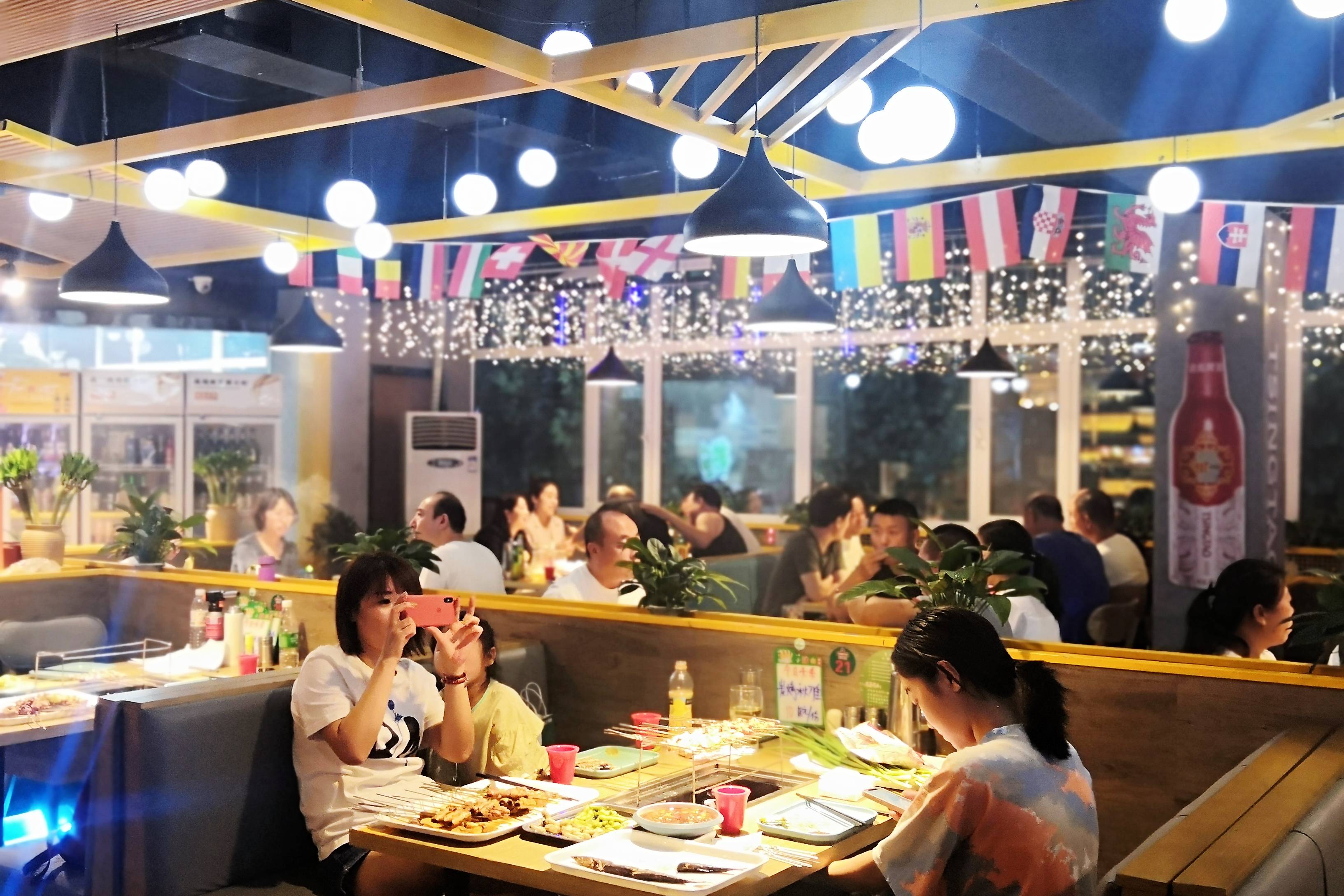 淄博烧烤出圈几个过程,烧烤全国各地都一样吗