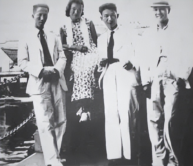 郁达夫为何痴迷貌丑*女妓**？对妻子不满，留学时被日本女人看不起