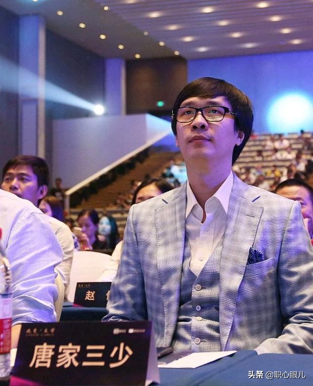 从宅男到首富：下过岗、摆过摊的唐家三少，凭啥在家就能年入过亿