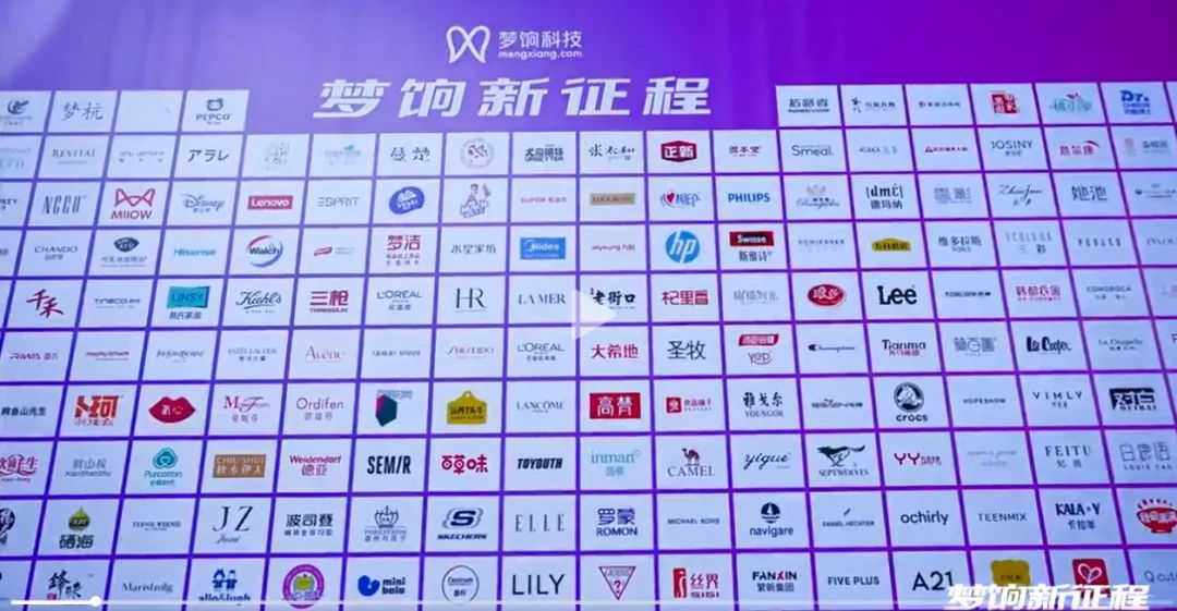 朋友圈卖东西一年能赚多少钱,朋友圈一边卖货一边晒赚了多少