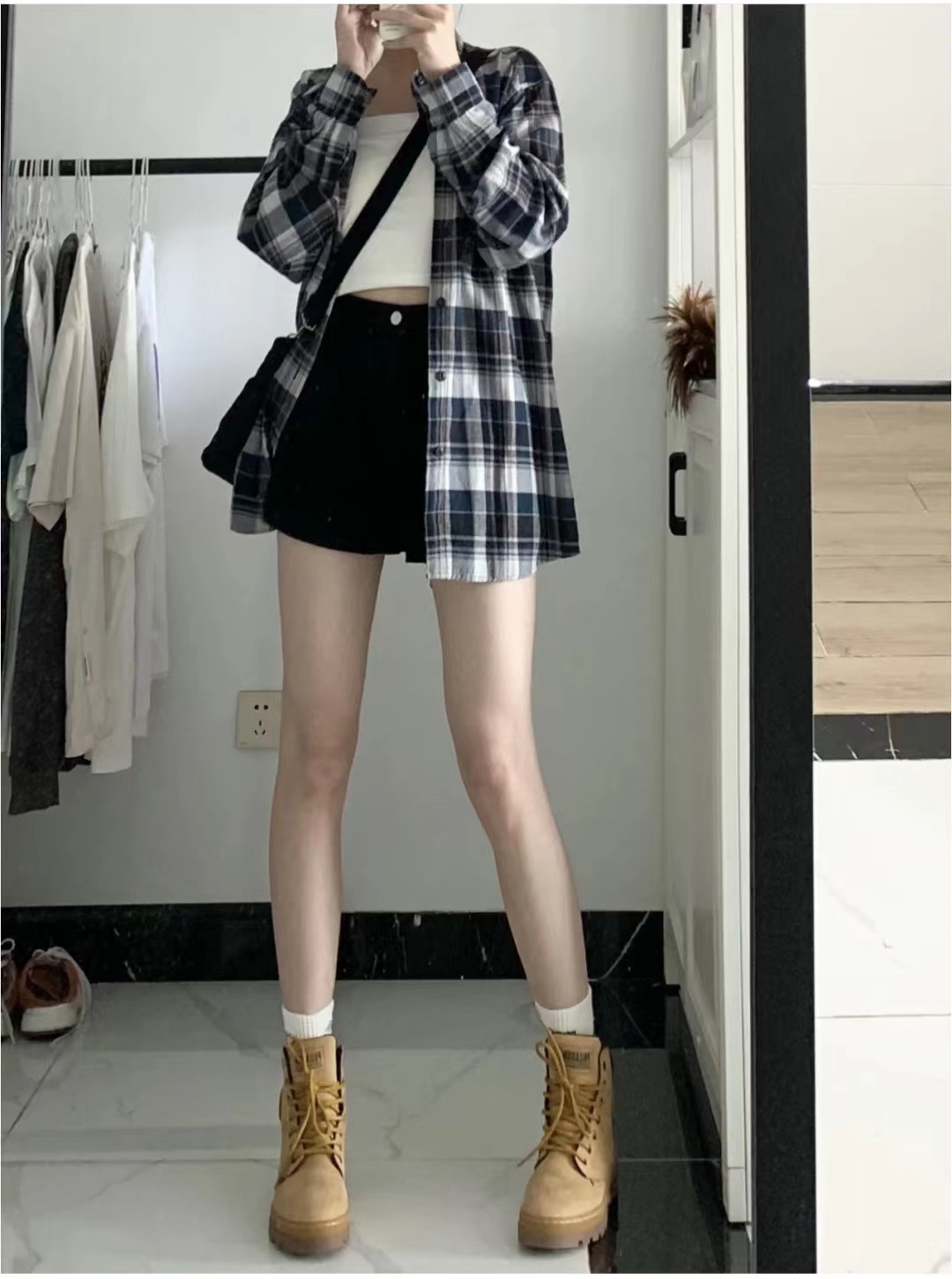 夏天七分短裤配什么上衣,夏天男生黑色短裤搭配什么上衣