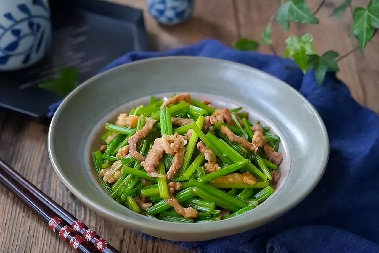 炒肉丝,要想肉丝不柴不腥,嫩滑如豆腐,大厨教你3招,别不知道