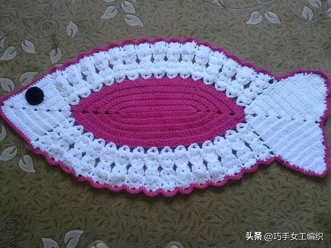 她只用零线就把鱼钩出了百变的花样，还超实用，真是太聪明了！