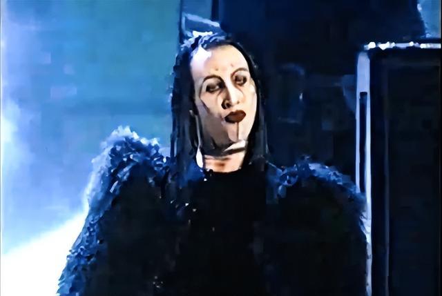 家暴、PUA、当众强奸，明星这个没心没肺的男人终于挨锤子了