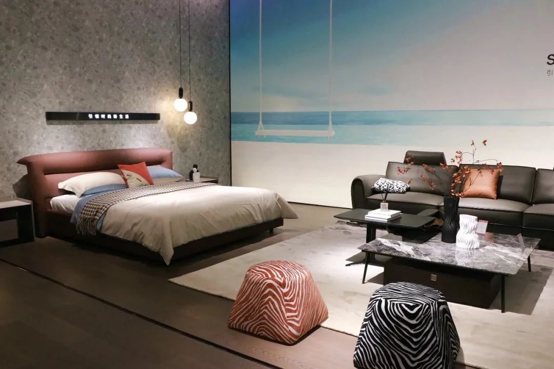 你家坐的沙发，可能就是这个“宇宙最强”家具小镇生产的