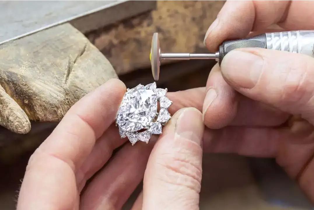 1折买翡翠,1折买奢侈品