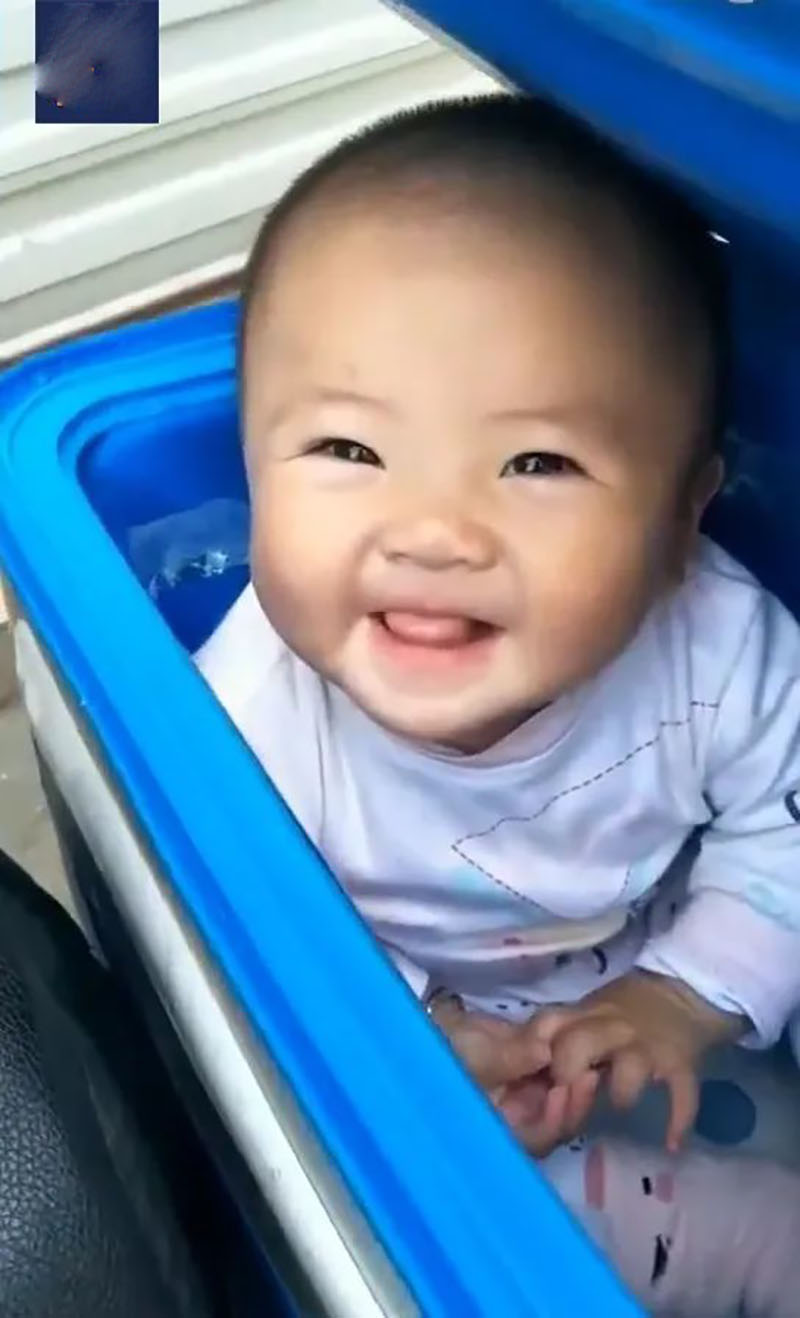 90后小伙带女儿送外卖,送外卖小伙带六个月的女儿