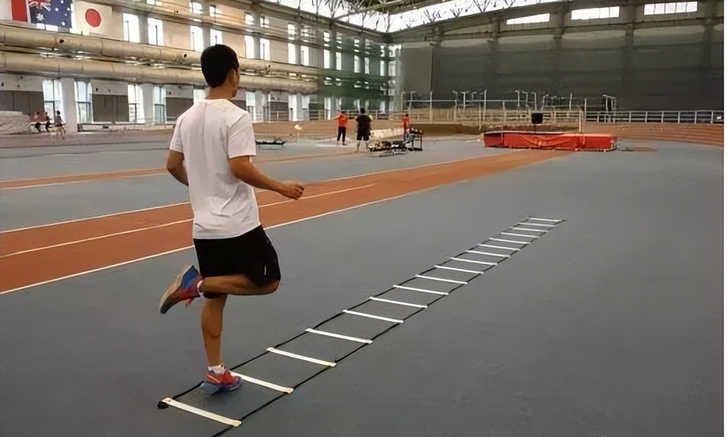 羽毛球专项灵敏步伐训练,羽毛球专项灵敏步法训练