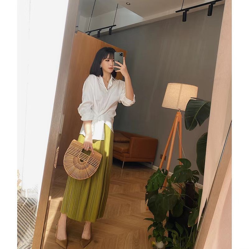 醋酸面料裙过膝,雪纺裙搭配长款针织裙