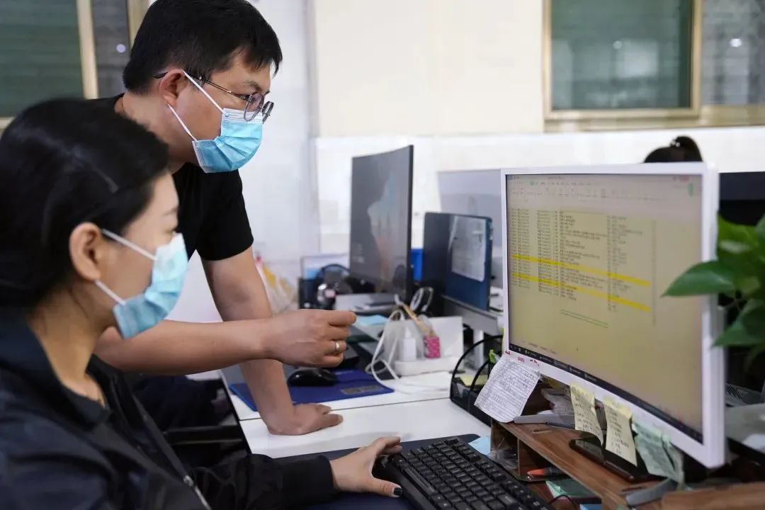 从寥寥无几到万人簇拥,从一无所有到遍地开花