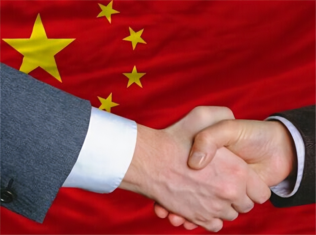 中国花9000万买下这款战机,意大利国产导弹