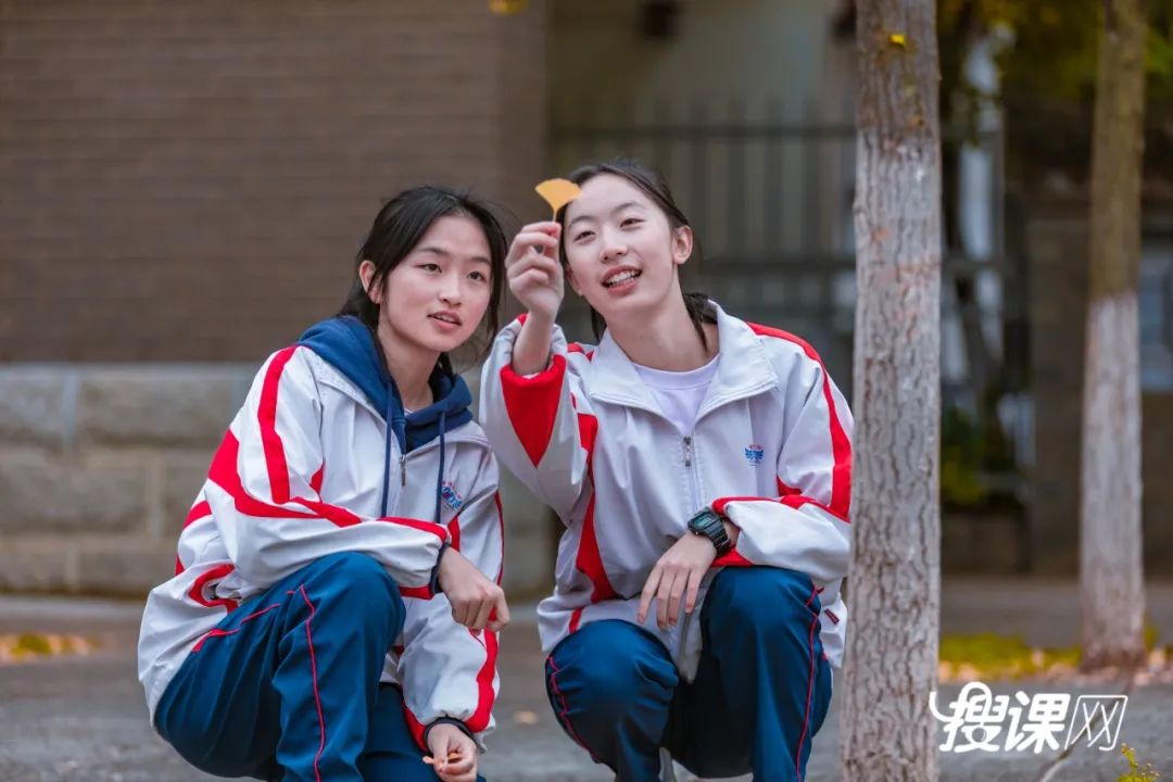 秋季限定|昆明九所学校，送你诗意校园里的一抹金