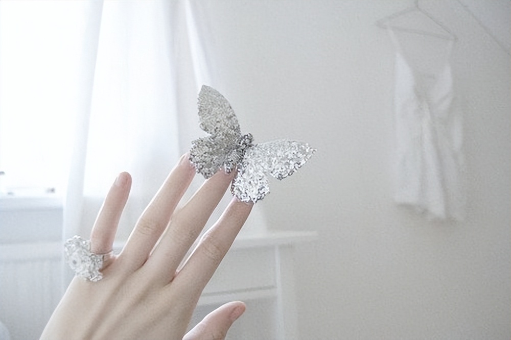 现实有感而发的短句子句句精辟,句句有感而发让人瞬间成长