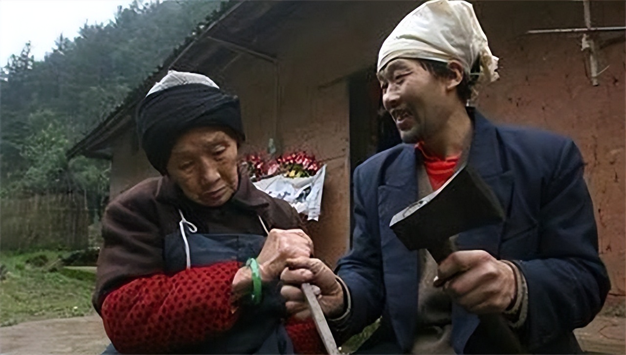 小伙带29岁寡妇隐居深山50年,19岁小伙与寡妇隐居深山50年