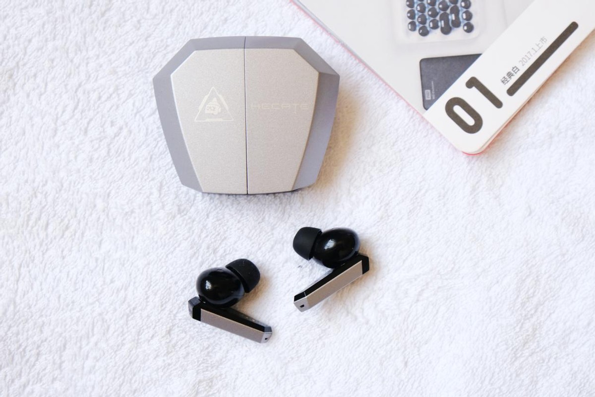 漫步者电竞联名款,漫步者电竞耳机gx07和平精英联名