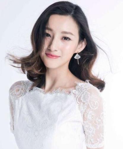 今年春晚主持人马凡舒个人简历,春晚主持人马凡舒收入