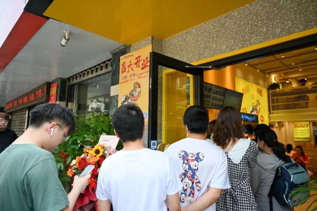 开了30年螺蛳粉老店广西,开100家螺蛳粉一年收入