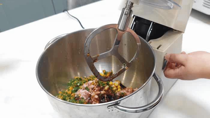 长帝企鹅顶顶和海氏m6哪个好,企鹅顶顶厨师机做蛋糕