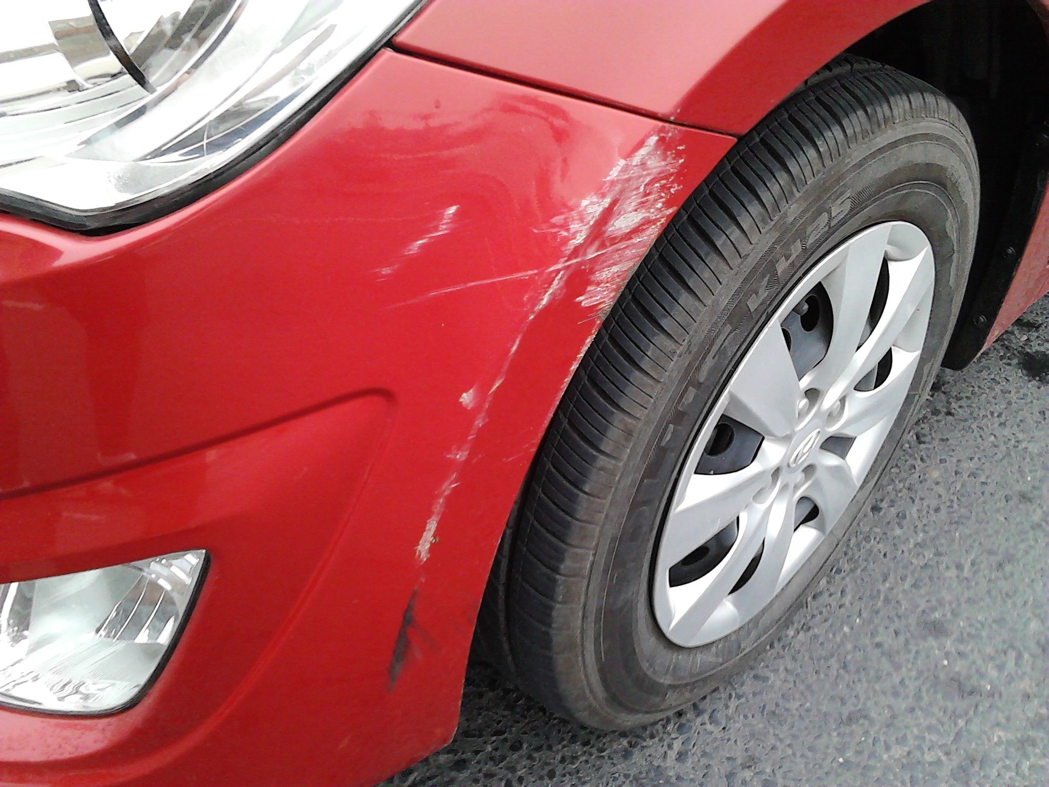 停车被刮蹭找不到肇事者怎么办,私家车停放楼下被划怎么办