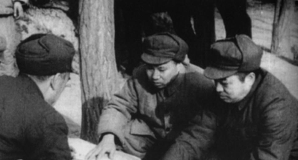 1950年，高岗到朝鲜看望彭德怀，问：毛岸英呢？他怎么不来看我？