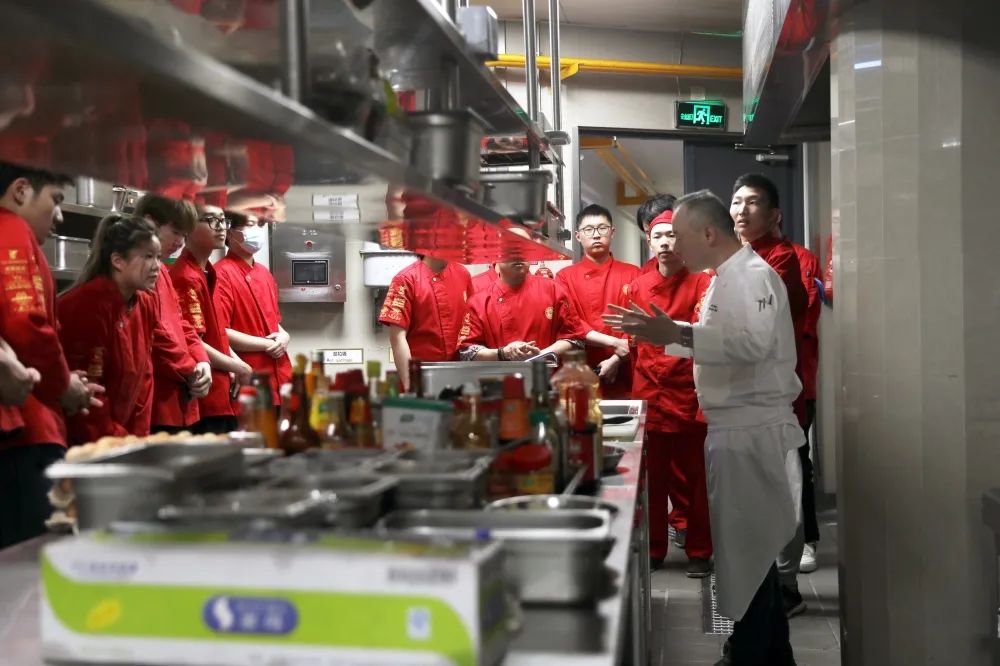 上海佘山世茂深坑洲际酒店的机遇,佘山洲际世茂深坑酒店附近景点