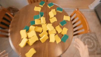 4+4怎么样才能等于四,4+4是不是等于八