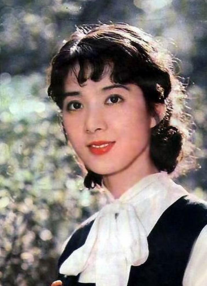 演员龚雪：80年代红极一时，因“流氓案”远走他国，现状如何？