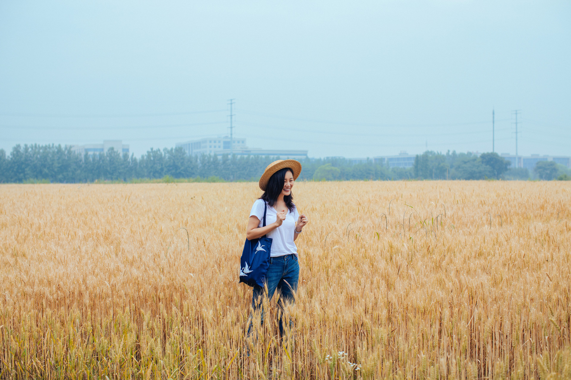 自卑敏感多疑女生怎么办,自卑敏感多疑性格女生对待感情