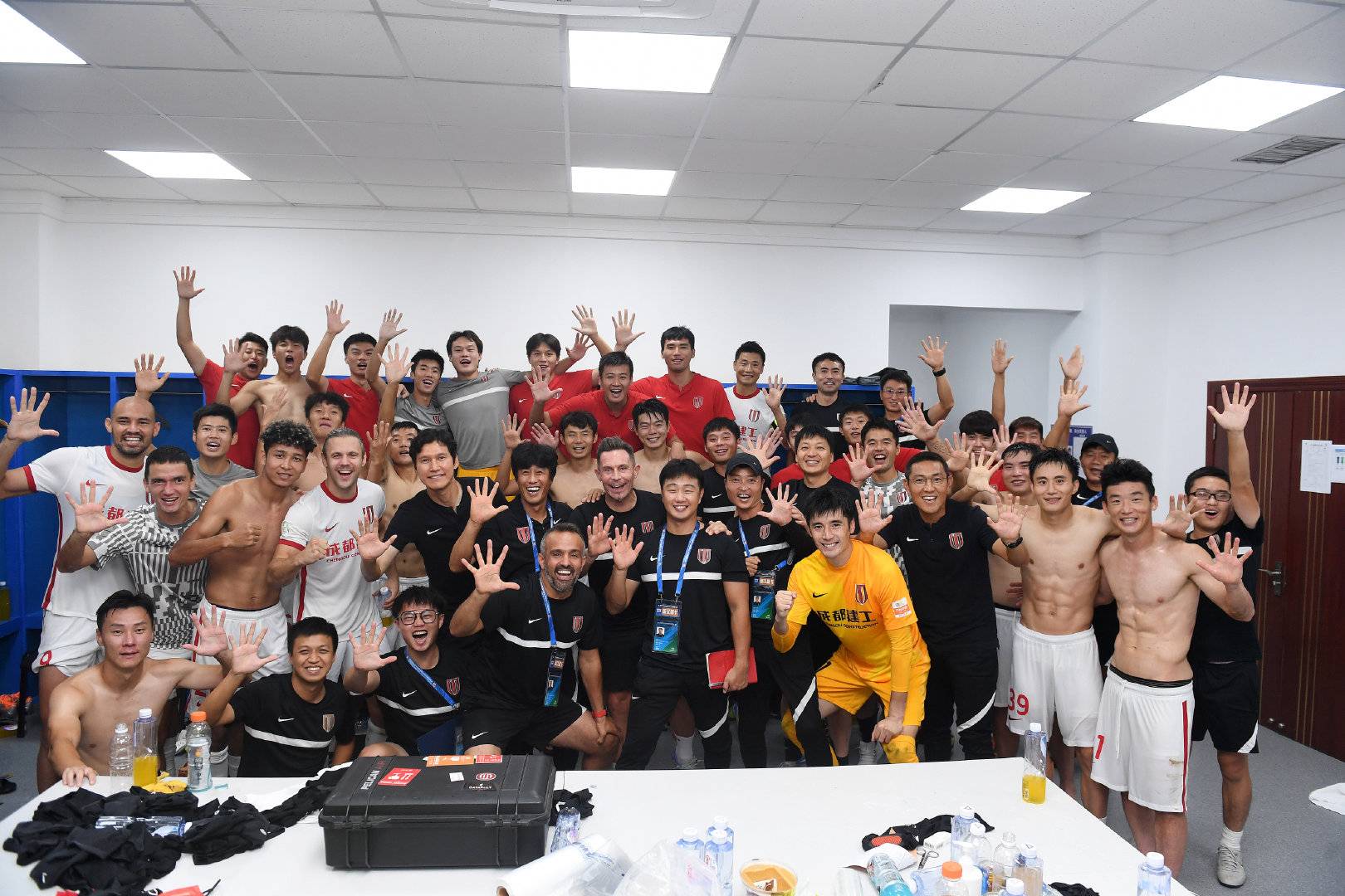 五连胜稳坐西部第一,五连胜进决赛