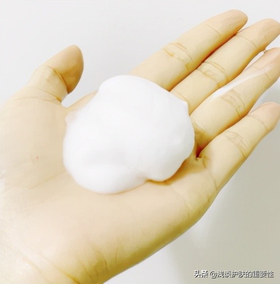 晚上睡觉脸部涂什么护肤,晚上睡觉前怎么护肤