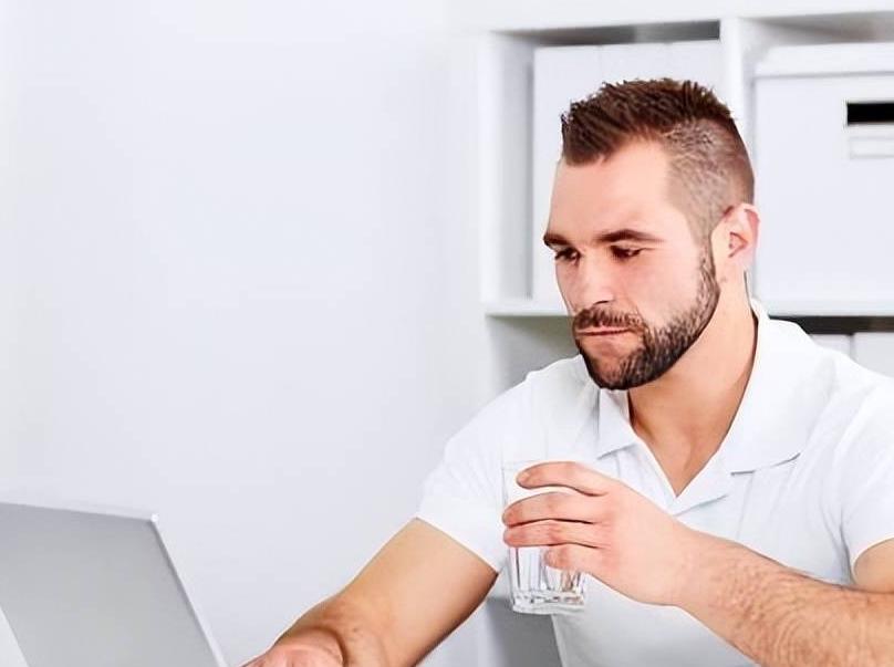 小便时泡沫多，除了肾不好，还可能与这3个原因有关，需了解