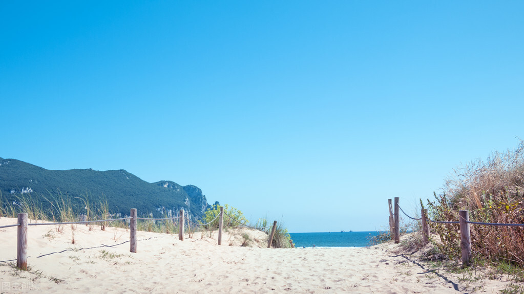 蓝蓝的天空,蓝蓝的天空白云飘儿歌