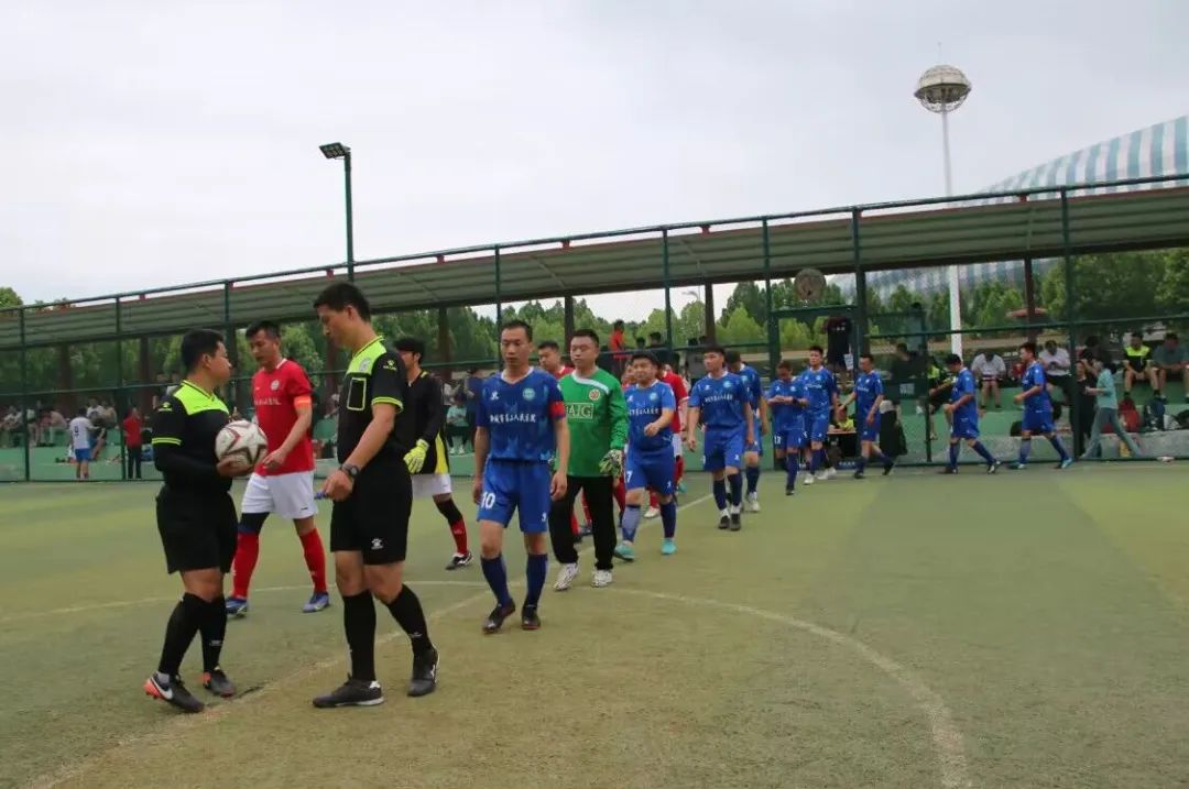 聊城足球队夺冠,足球队获得冠军喜报图文